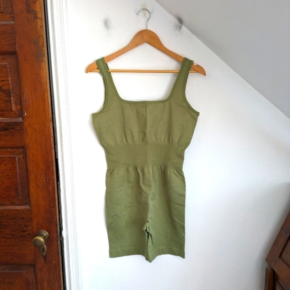 WEWOREWHAT Sage Green Circular Knit Sleeveless Short Ribbed Bodysuit NEW Size L